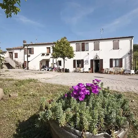 Locanda Delle Grotte Di Onferno 杰马诺