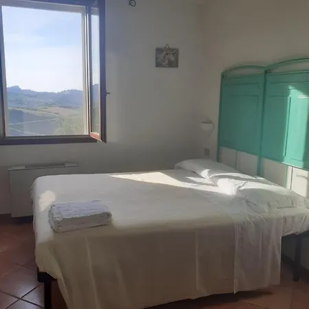 Locanda Delle Grotte Di Onferno 宾馆 *